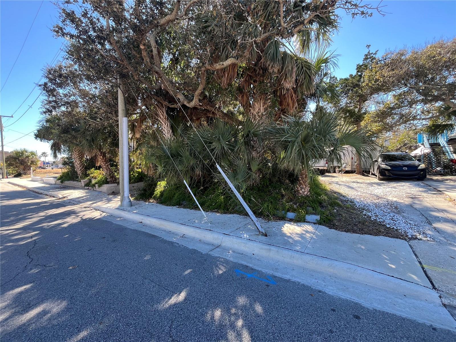 Image 5 of 5 For N Hollywood Avenue