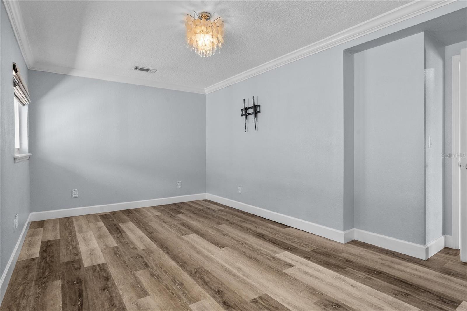 Image 33 of 72 For 1135 Shady Lane Drive