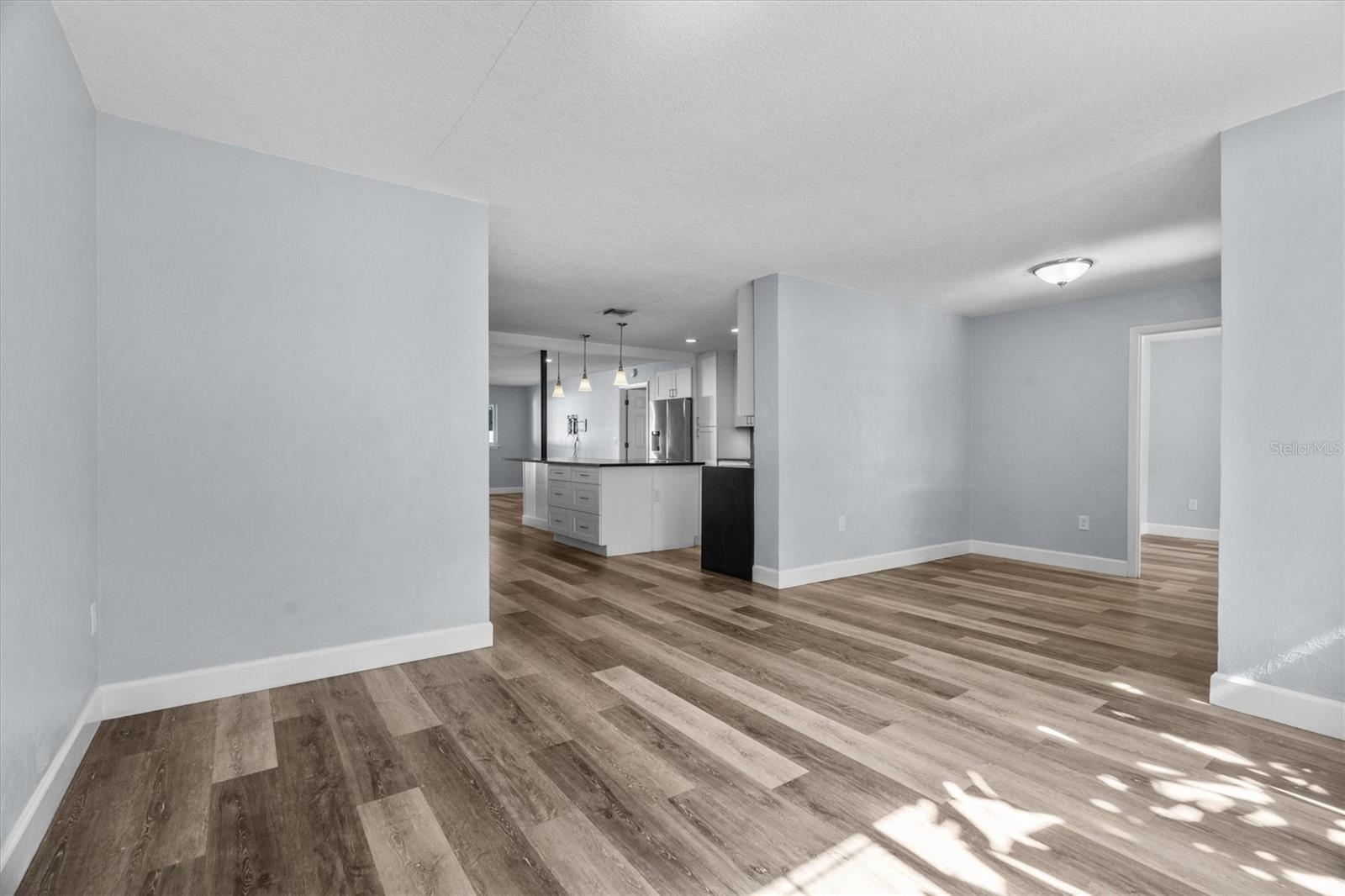 Image 7 of 72 For 1135 Shady Lane Drive