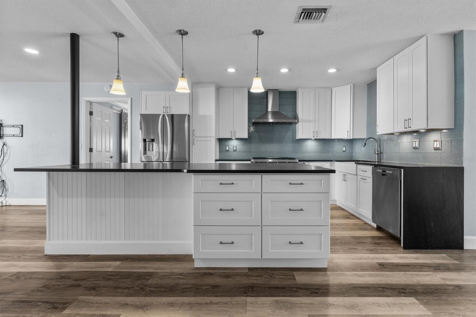 Image 8 of 72 For 1135 Shady Lane Drive