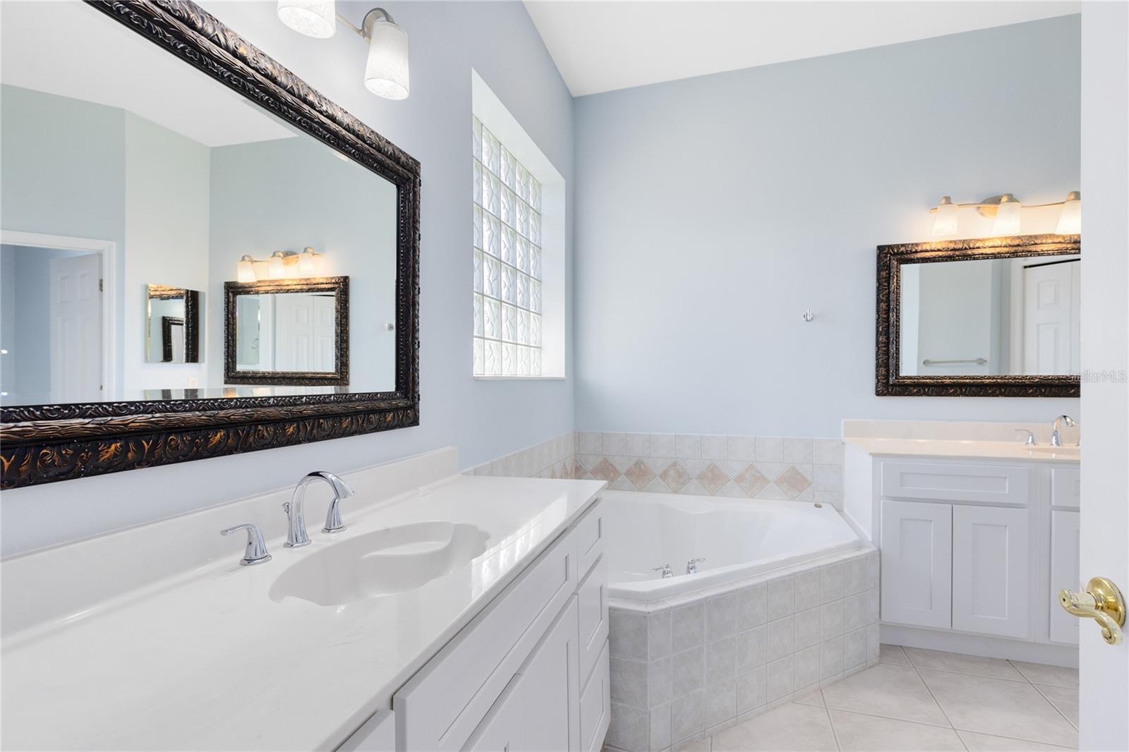 Image 13 of 38 For 10842 Woodchase Circle