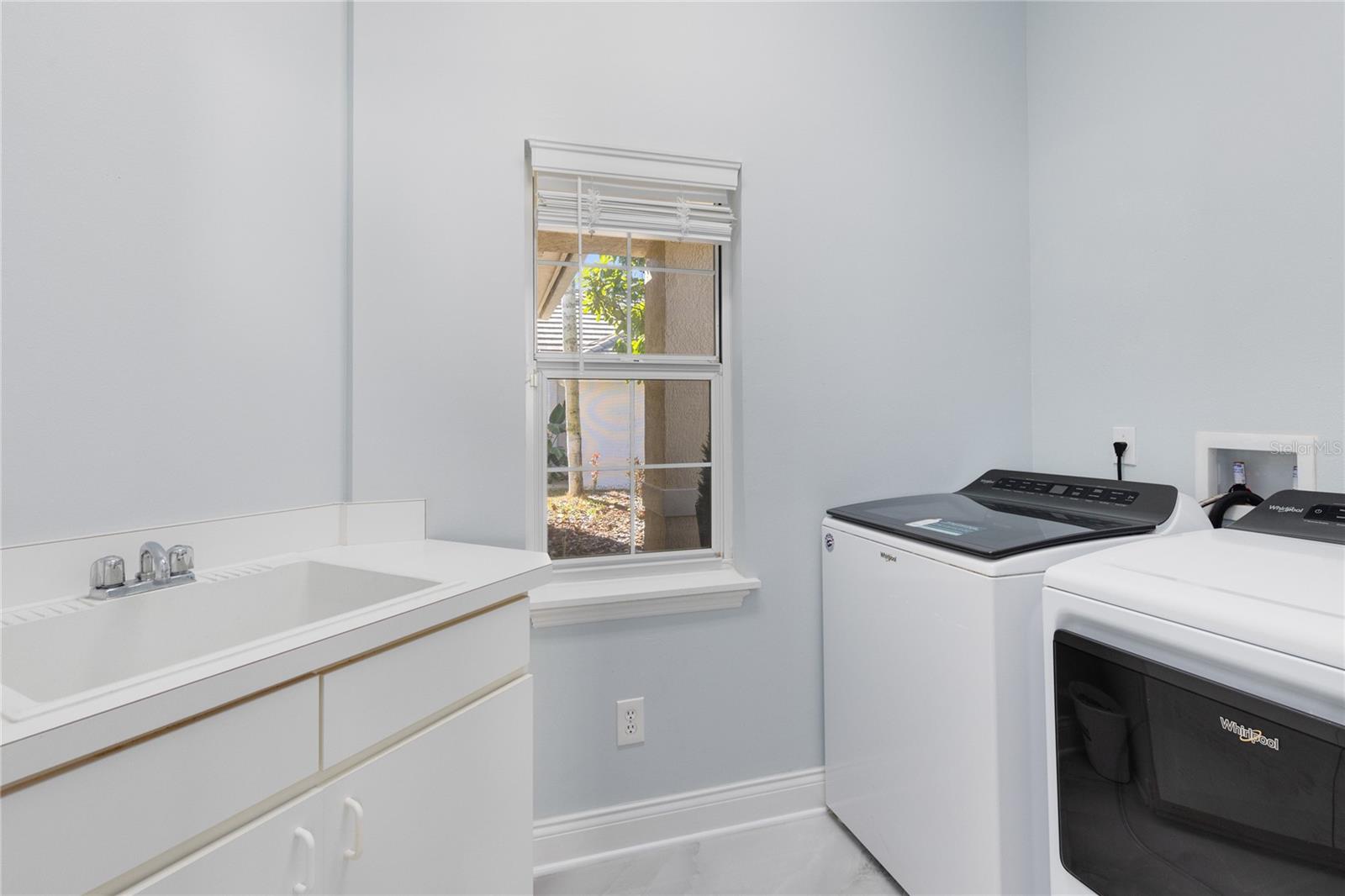 Image 16 of 38 For 10842 Woodchase Circle