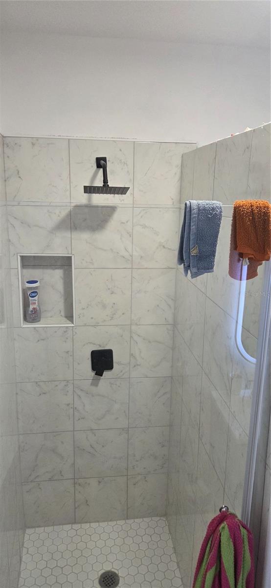 Image 14 of 17 For 210 15th Street