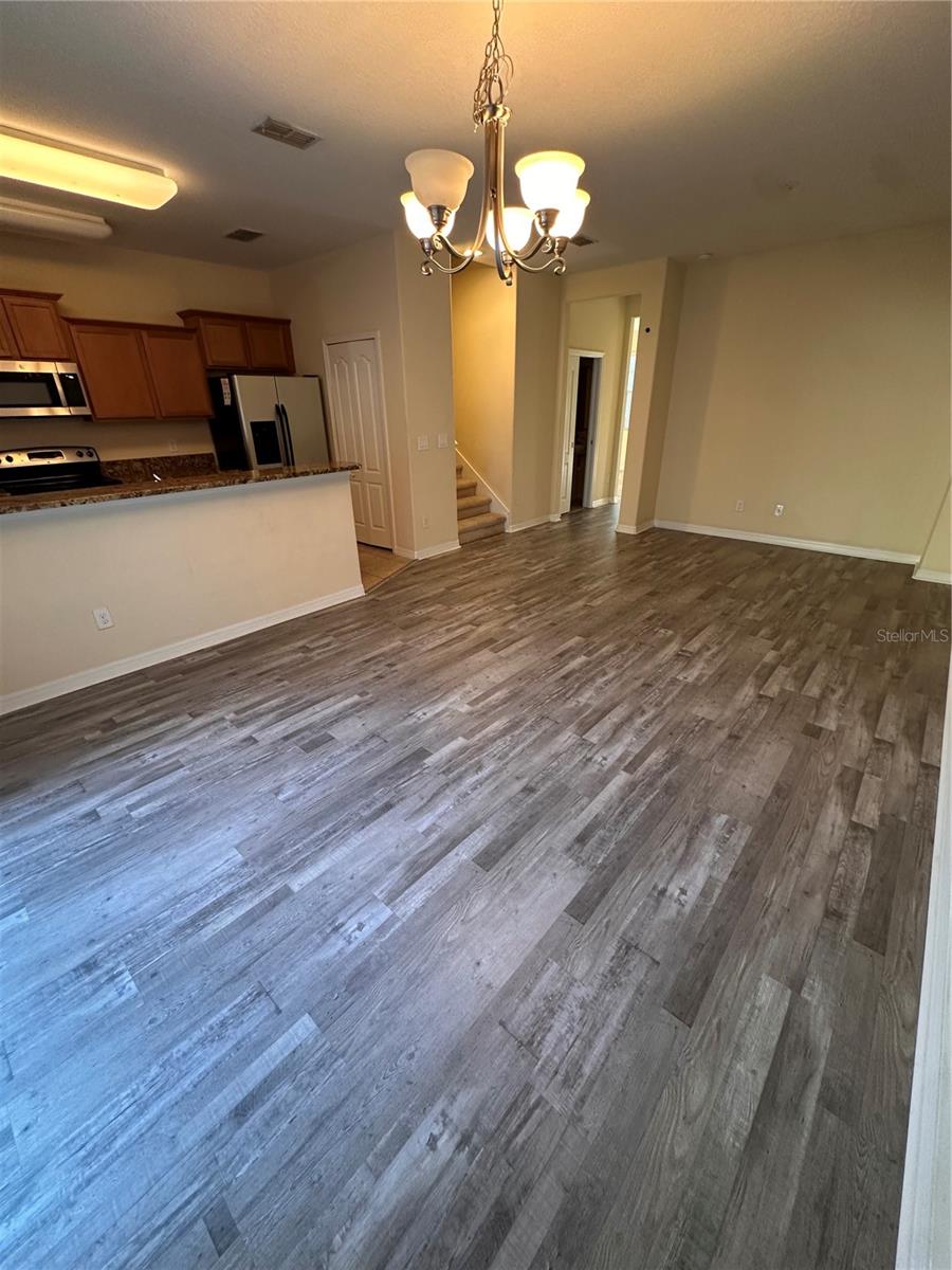 Image 6 of 23 For 10899 Savannah Landing Circle