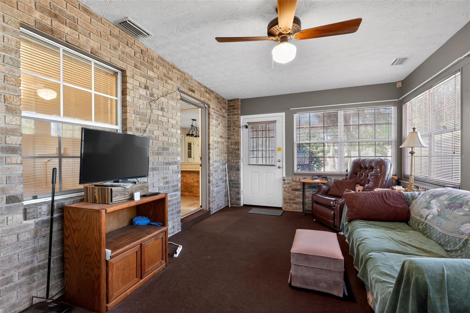 Image 16 of 35 For 2011 10th Street