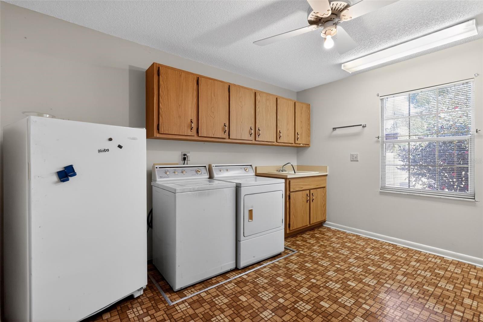 Image 31 of 35 For 2011 10th Street