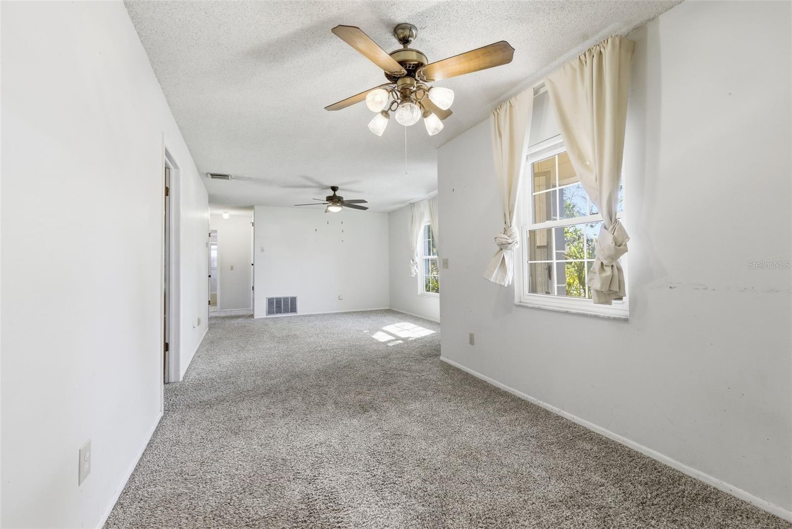 Image 14 of 49 For 520 Jupiter Way