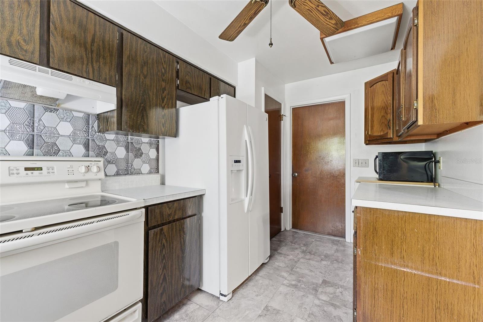 Image 19 of 49 For 520 Jupiter Way