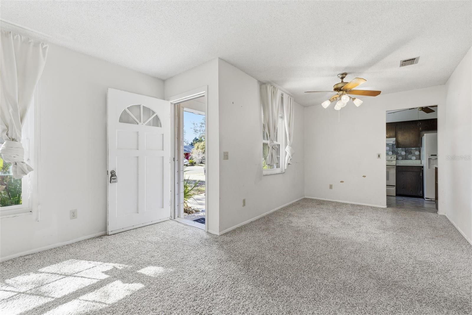 Image 8 of 49 For 520 Jupiter Way