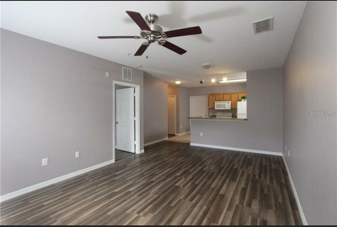 Image 4 of 17 For 5550 Michigan Street 3120