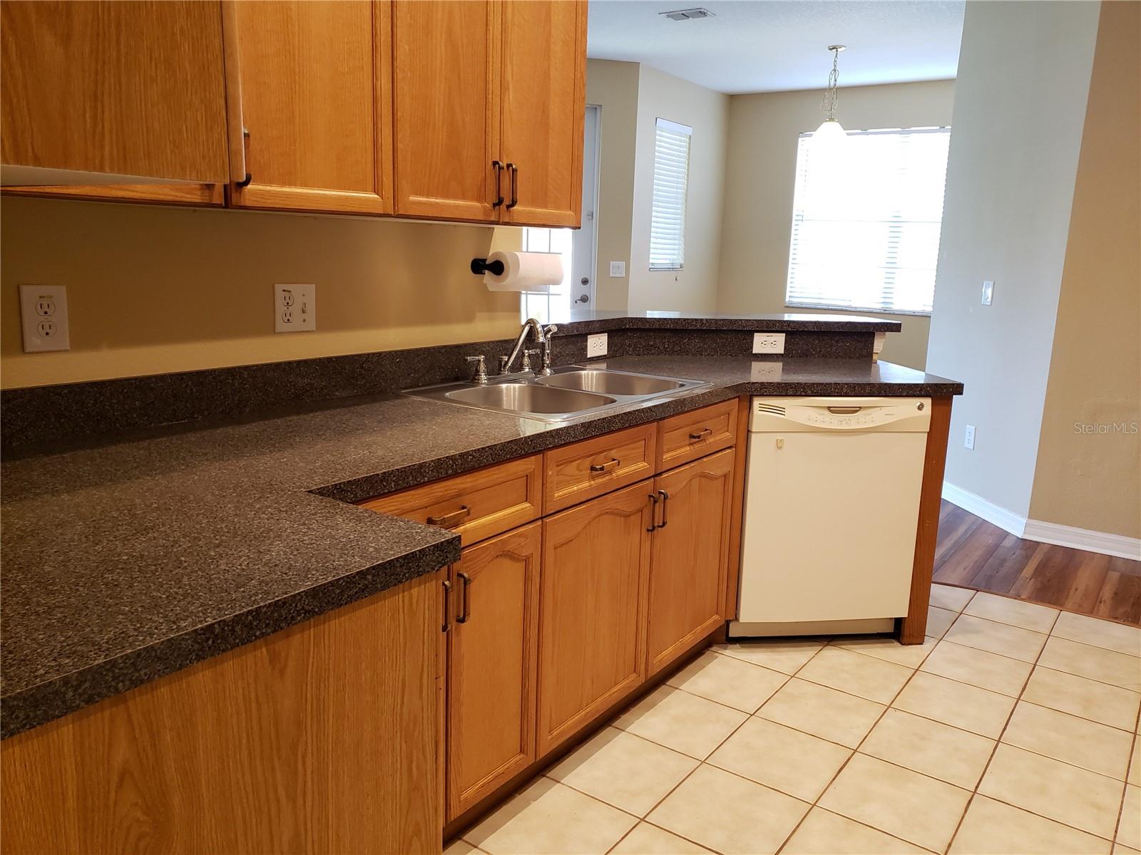 Image 11 of 32 For 3658 Oakdale Circle 100