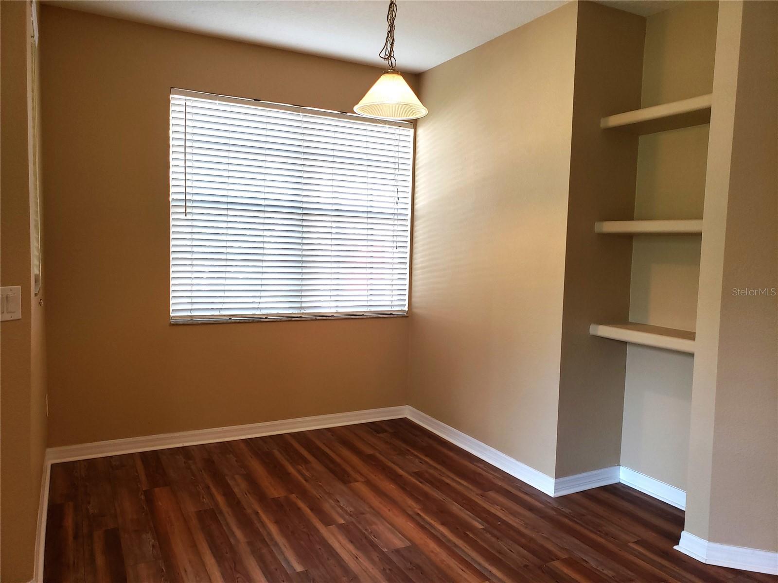 Image 4 of 32 For 3658 Oakdale Circle 100