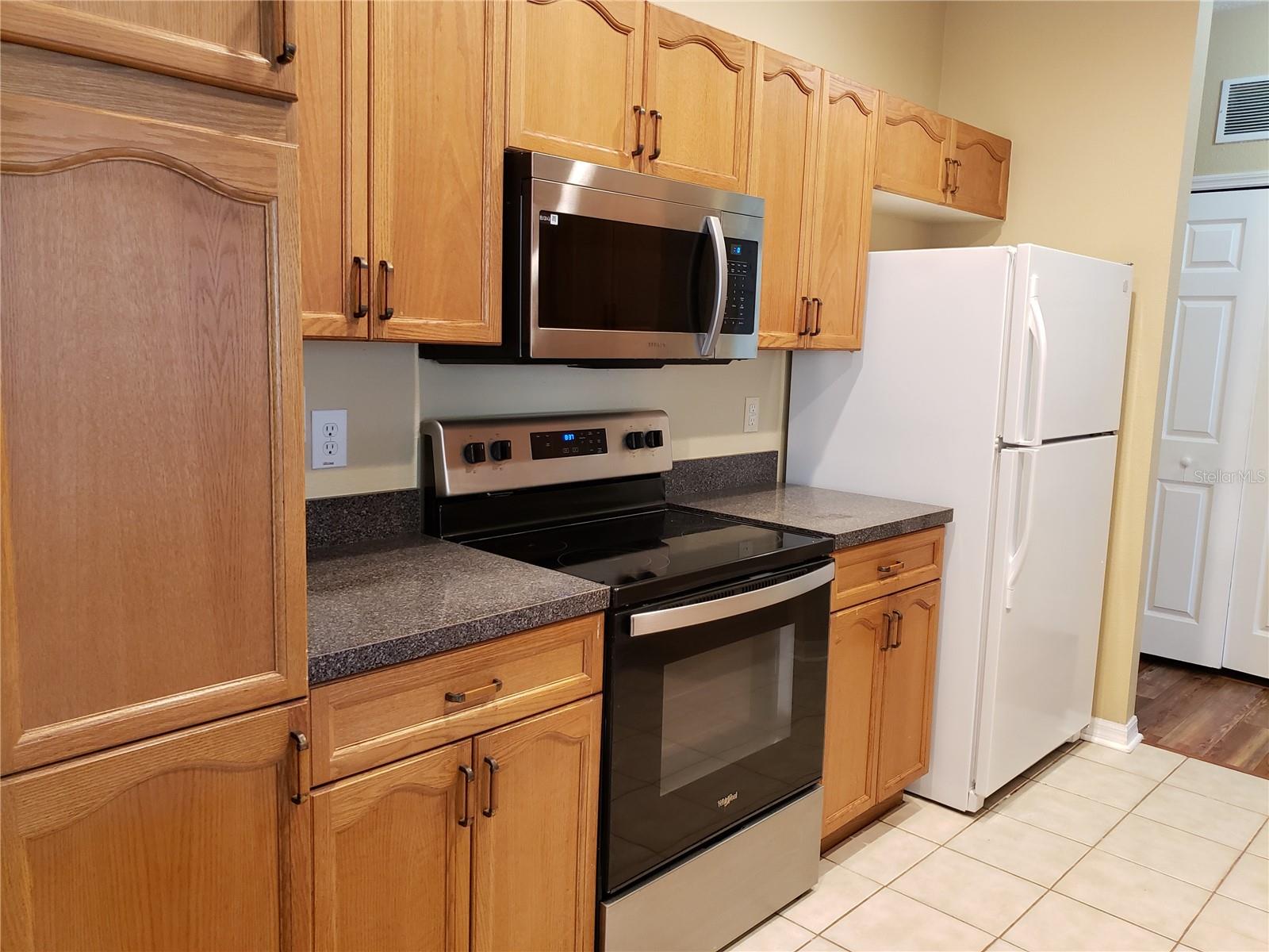 Image 8 of 32 For 3658 Oakdale Circle 100