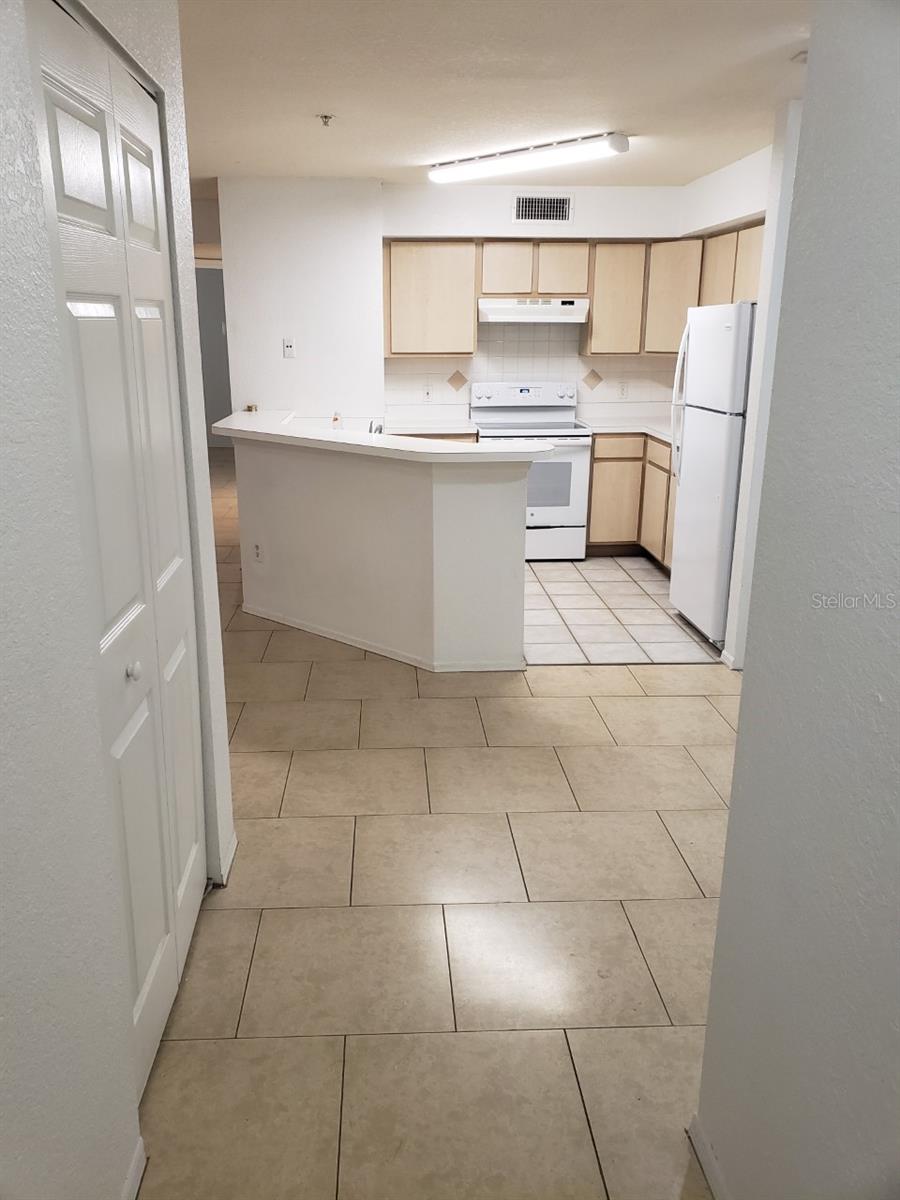 Image 2 of 21 For 829 Camargo Way 112