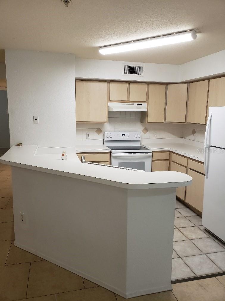 Image 4 of 21 For 829 Camargo Way 112