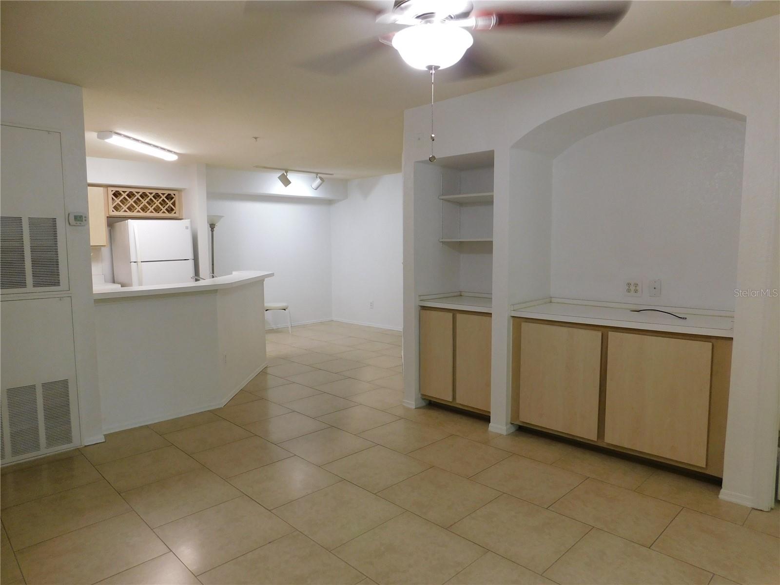 Image 8 of 21 For 829 Camargo Way 112