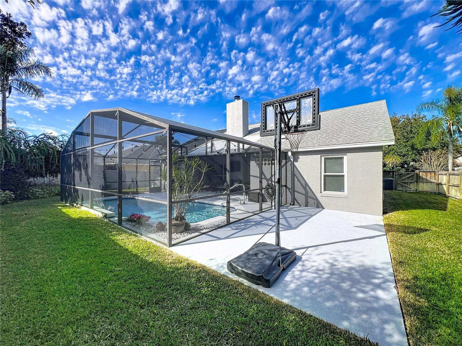 Image 16 of 69 For 1918 Smoketree Circle