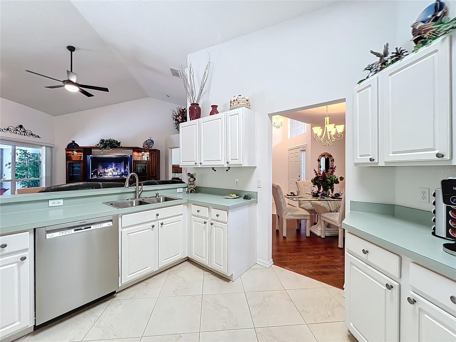 Image 28 of 69 For 1918 Smoketree Circle