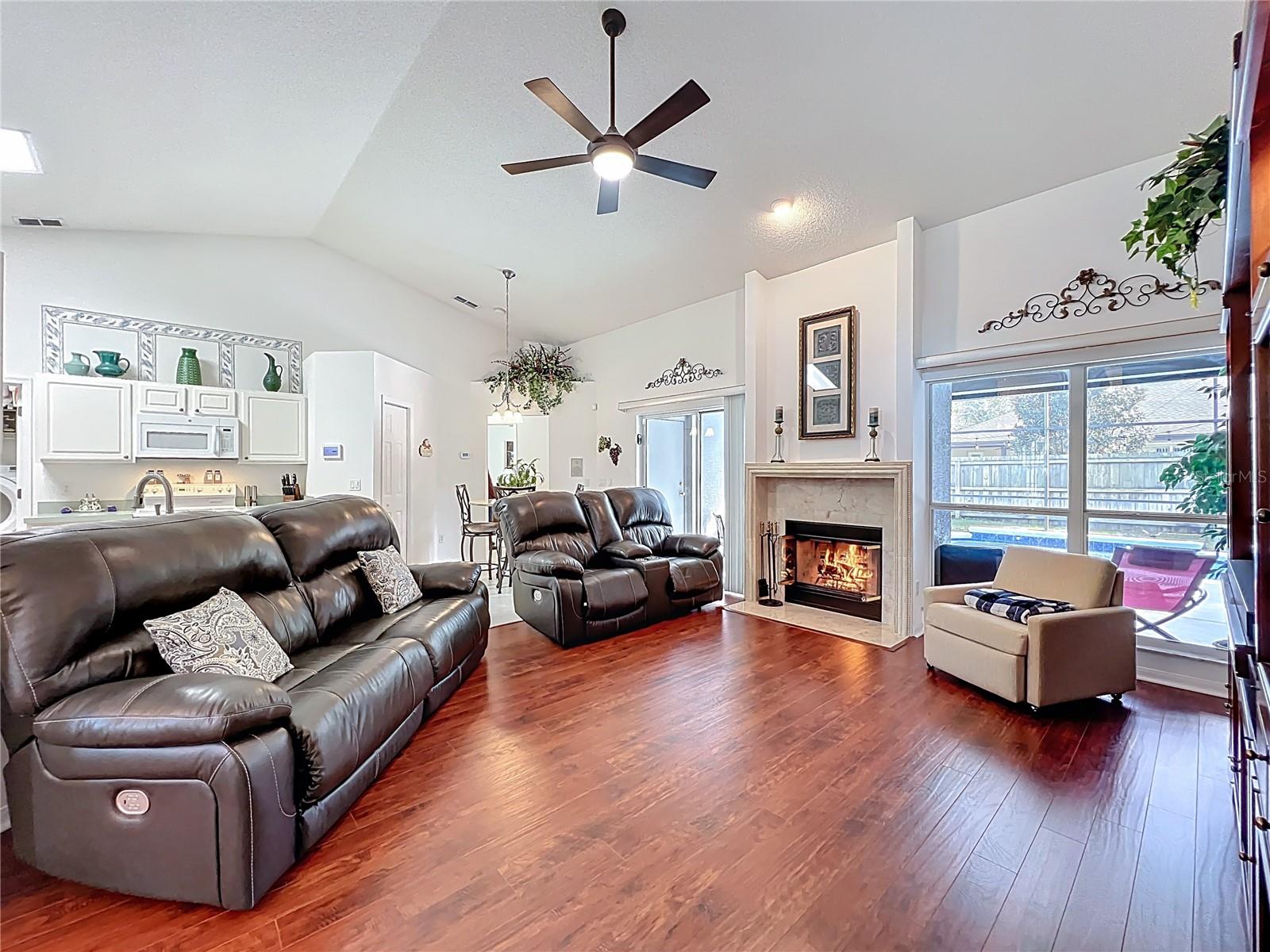 Image 7 of 69 For 1918 Smoketree Circle