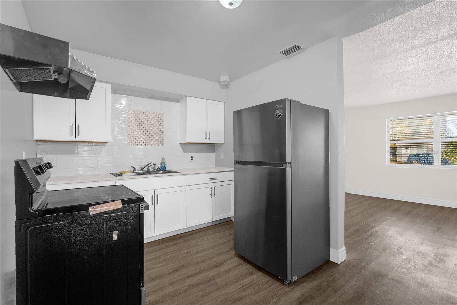 Image 6 of 23 For 1804 Riley Avenue