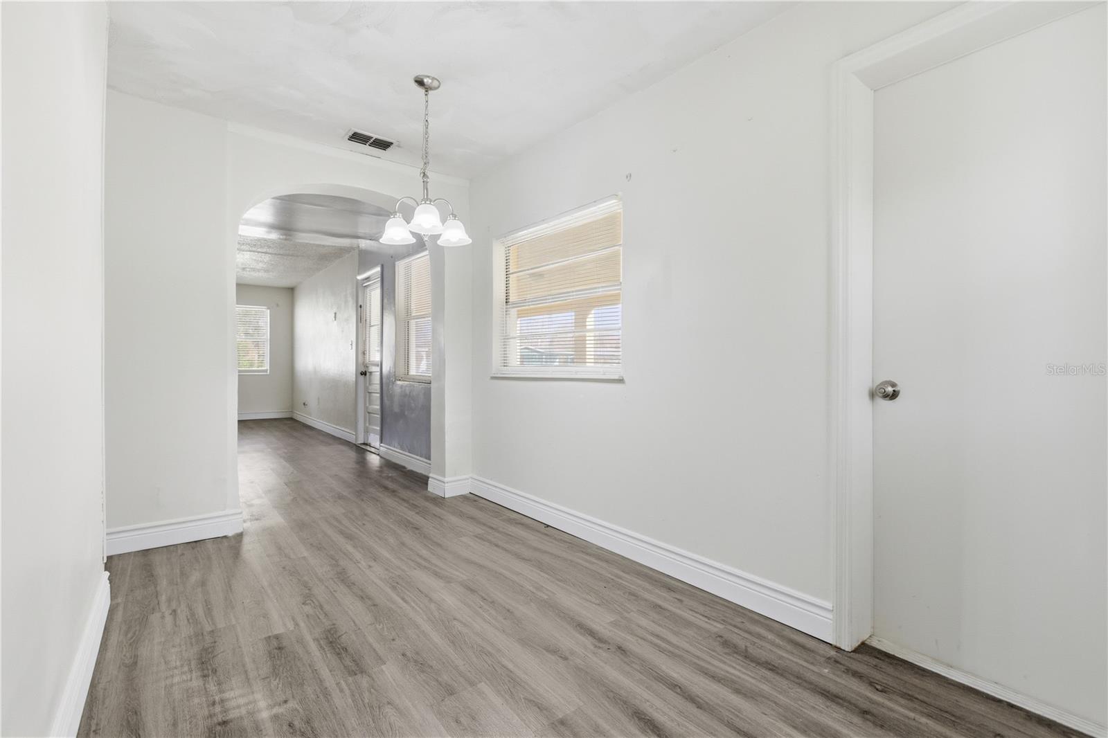 Image 7 of 23 For 1804 Riley Avenue