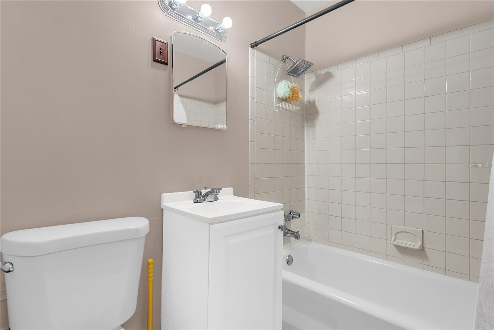 Image 8 of 23 For 1804 Riley Avenue