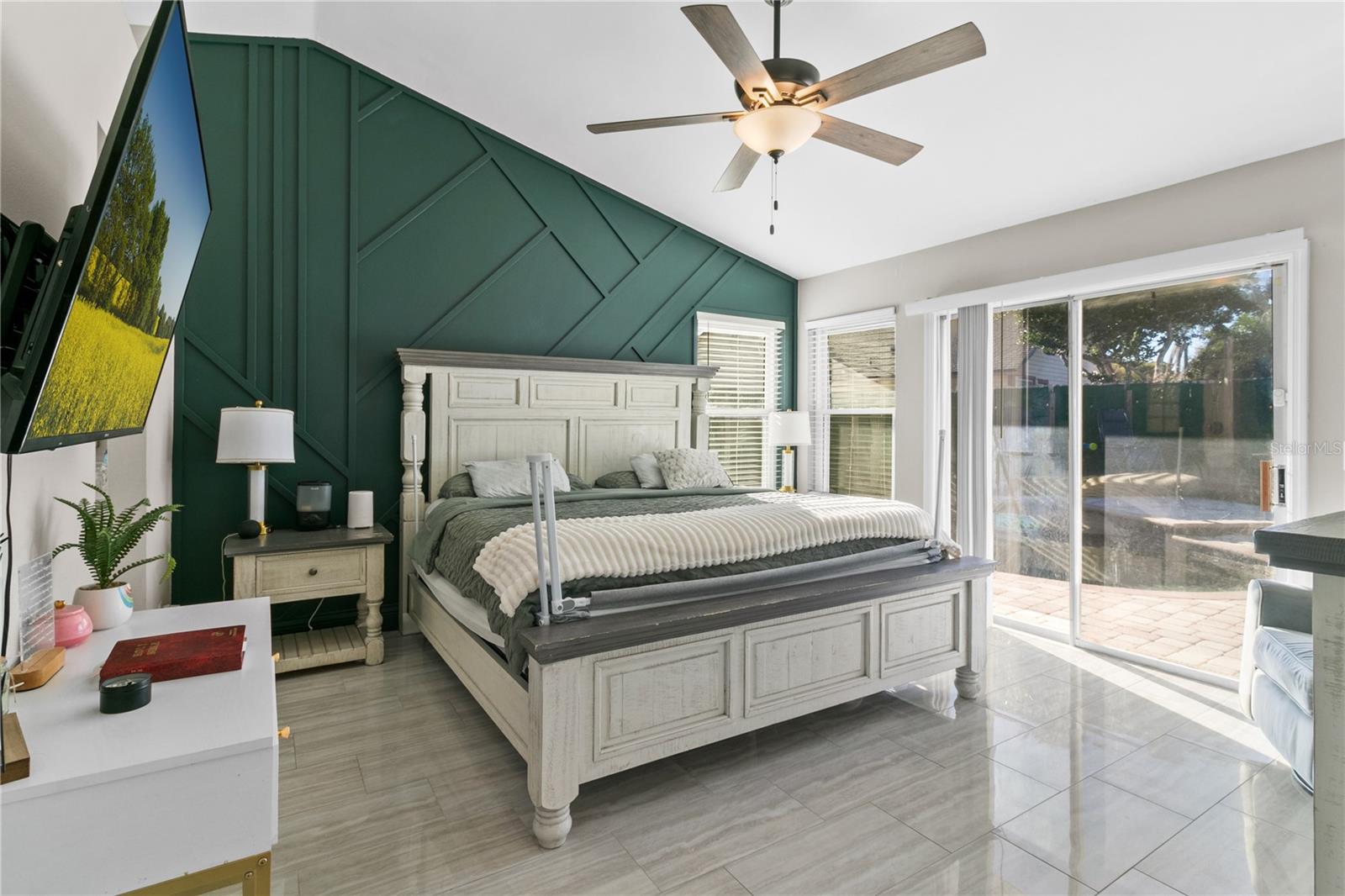 Image 21 of 30 For 6500 Grosvenor Lane