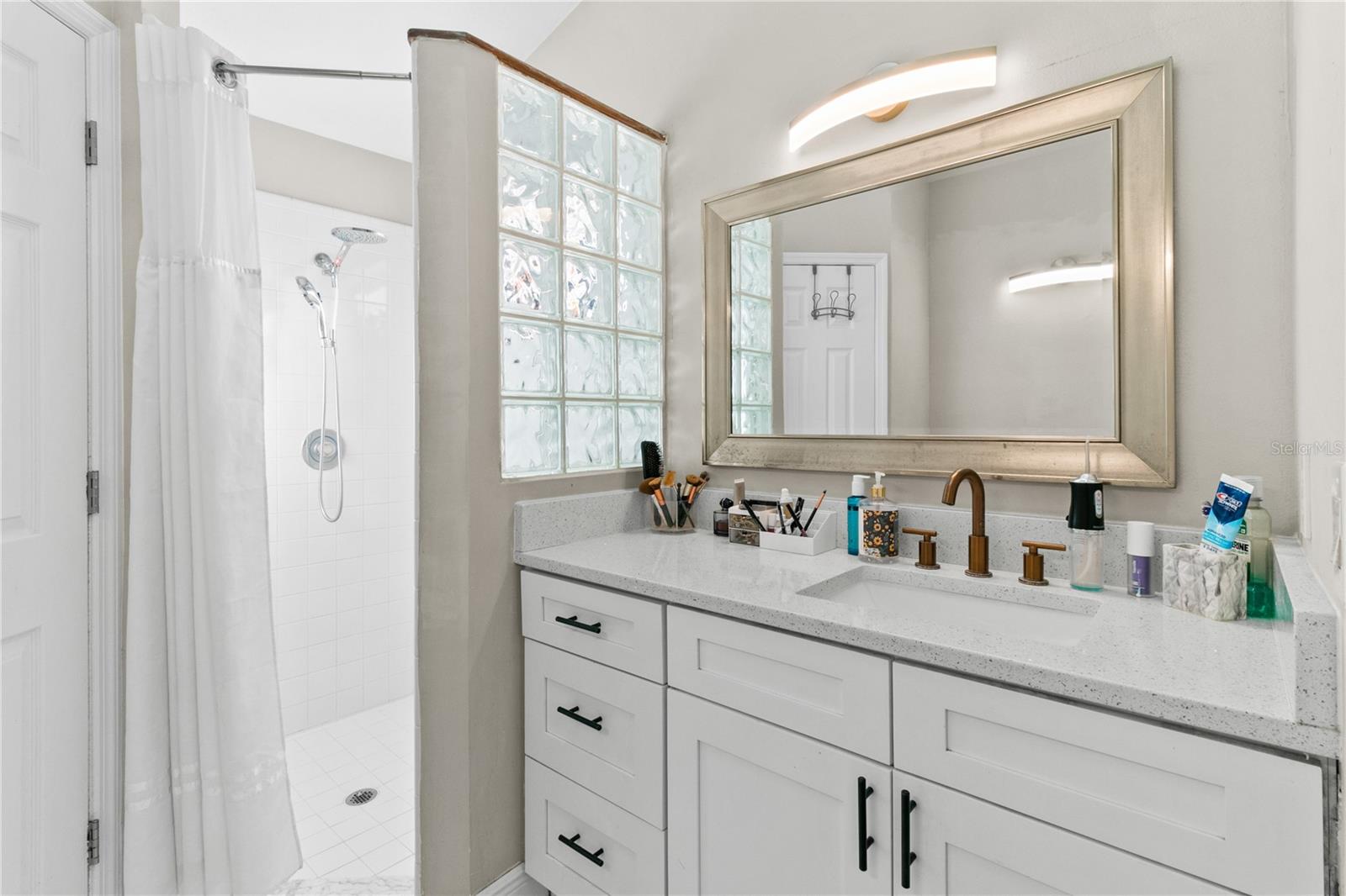 Image 24 of 30 For 6500 Grosvenor Lane