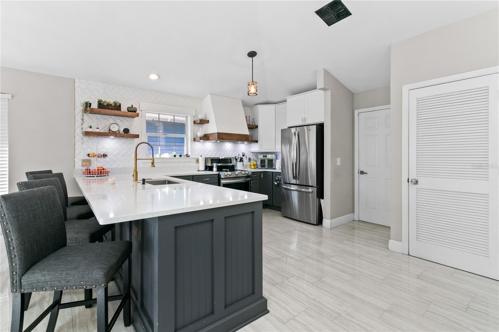 Image 25 of 30 For 6500 Grosvenor Lane