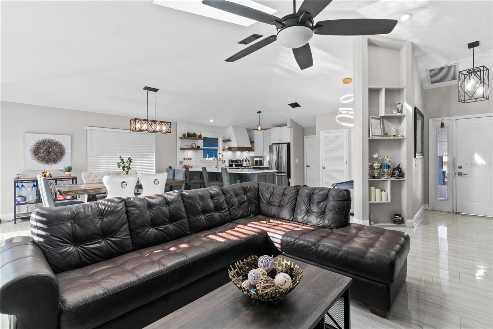 Image 27 of 30 For 6500 Grosvenor Lane