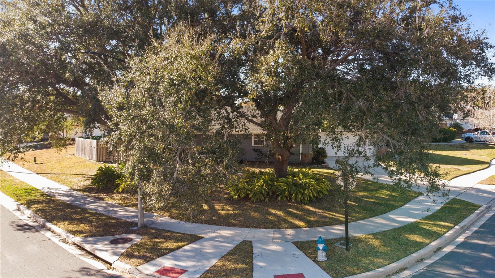 Image 6 of 30 For 6500 Grosvenor Lane