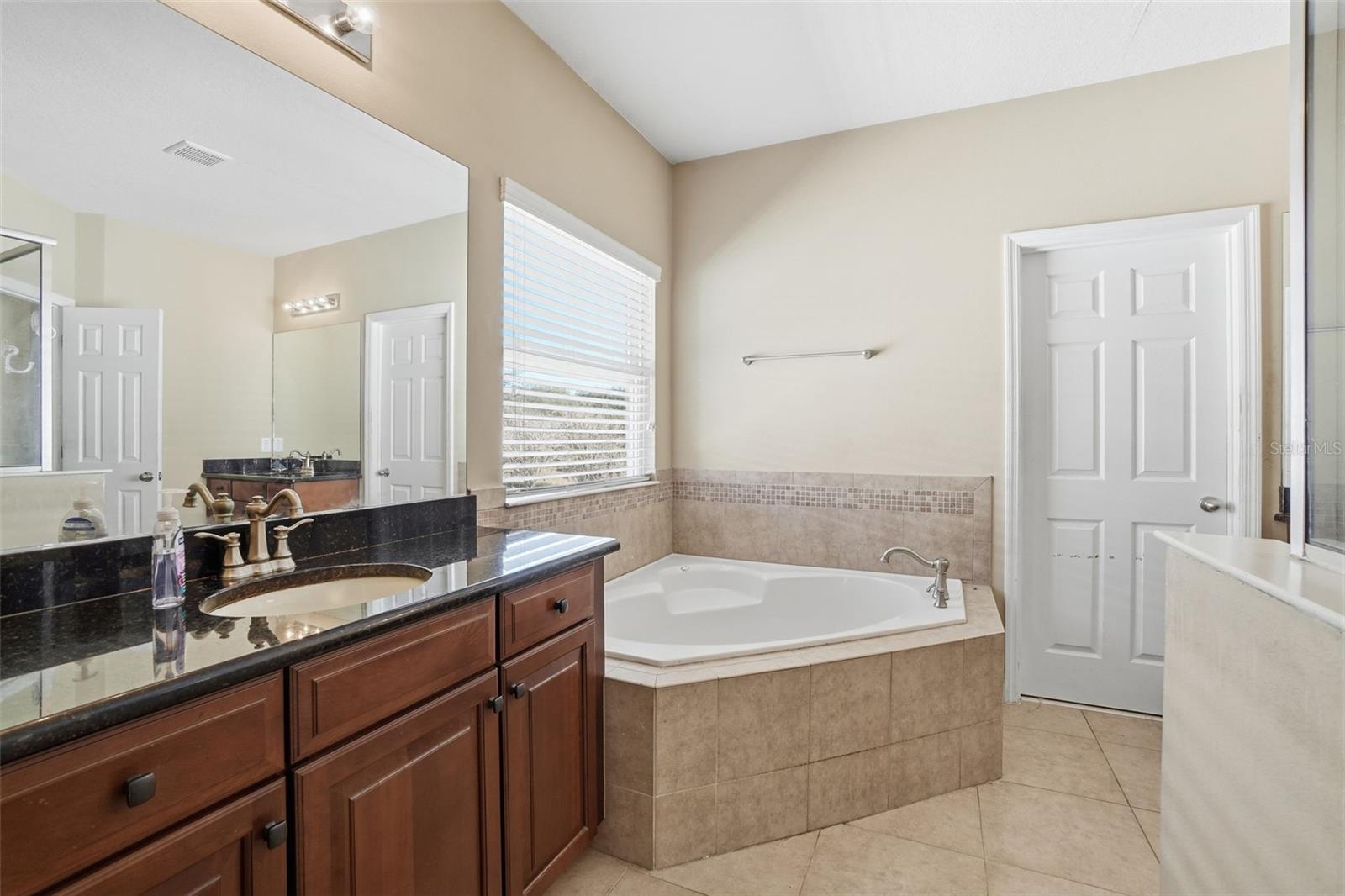 Image 50 of 60 For 1812 Lake Roberts Landing Drive