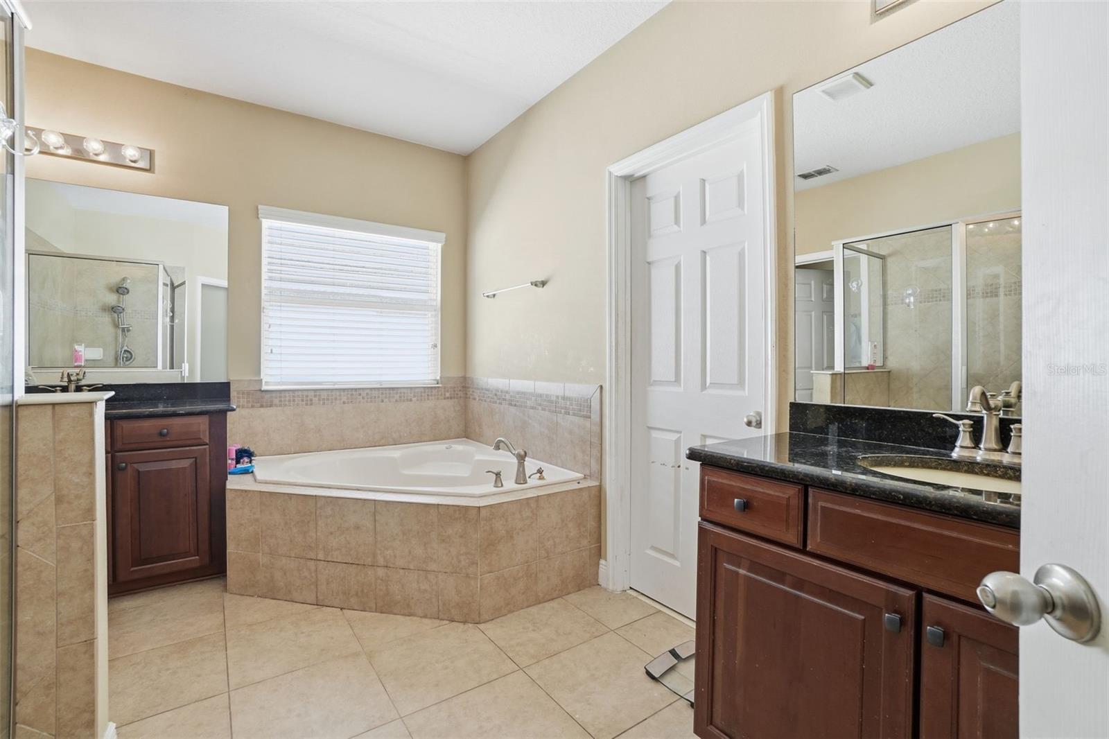 Image 51 of 60 For 1812 Lake Roberts Landing Drive