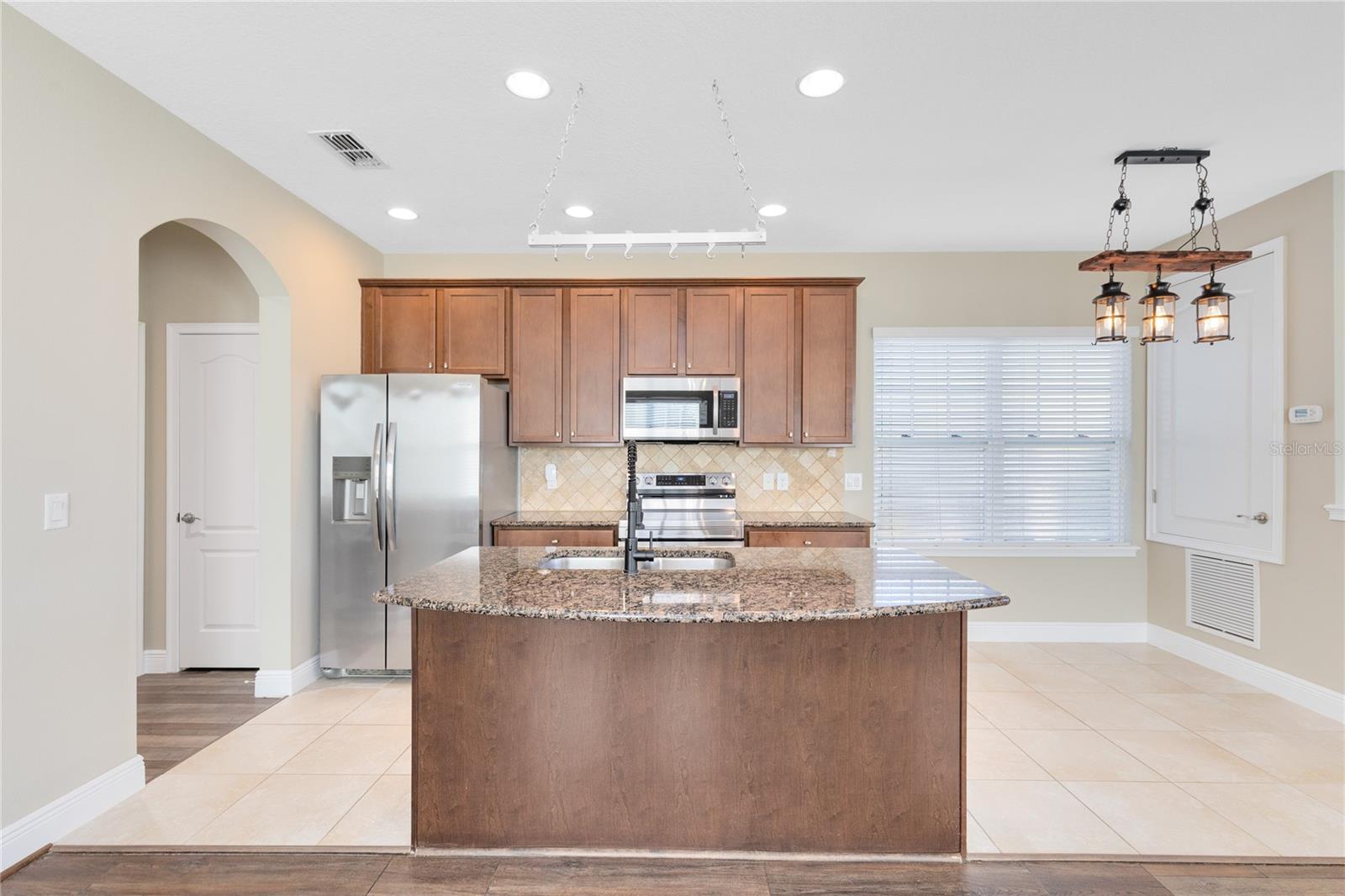 Image 4 of 24 For 13787 Eliot Avenue