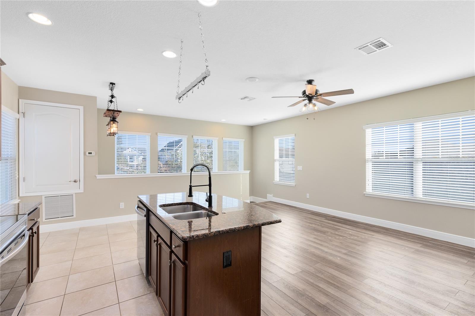 Image 7 of 24 For 13787 Eliot Avenue