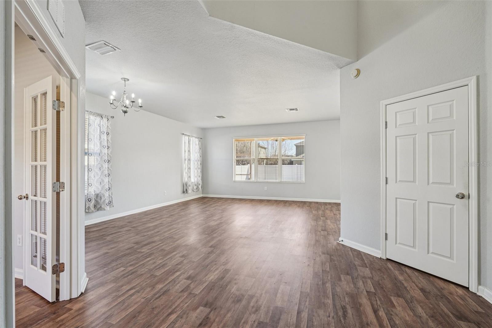 Image 5 of 32 For 4127 51st Court