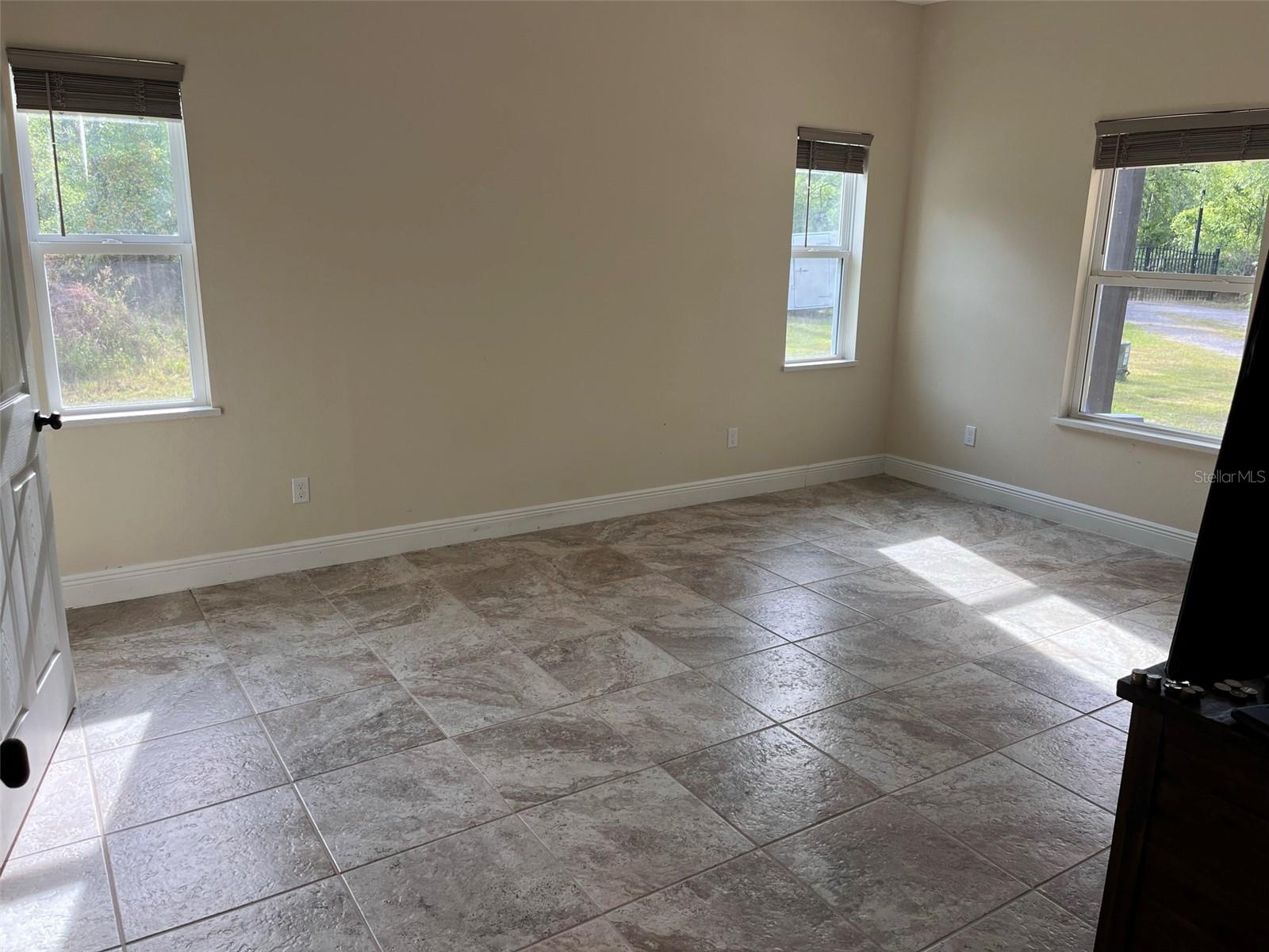 Image 12 of 29 For 456 Baron Road