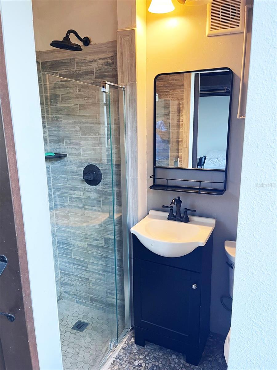 Image 26 of 29 For 456 Baron Road