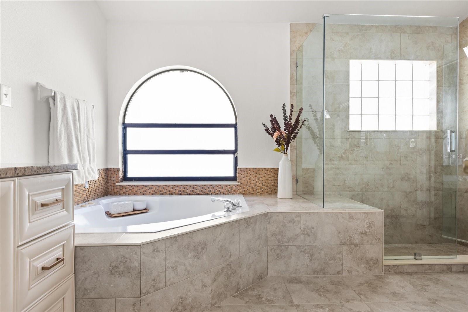 Image 21 of 53 For 627 Seascape Avenue