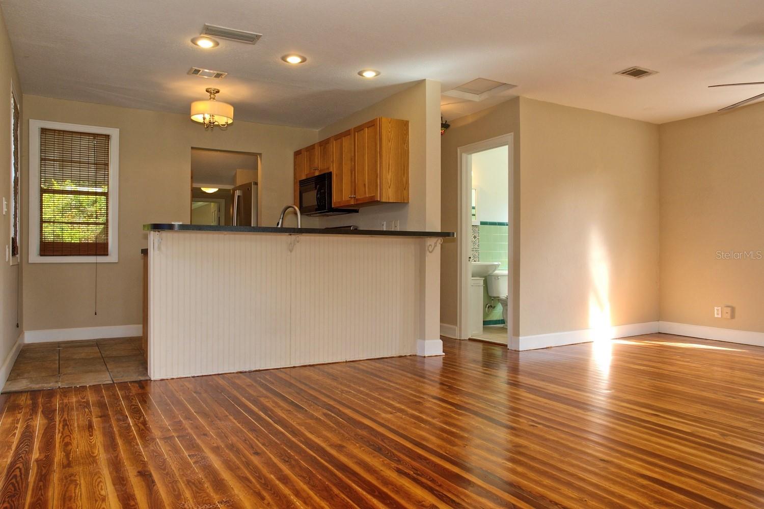 Image 3 of 24 For 1315 Marks Street