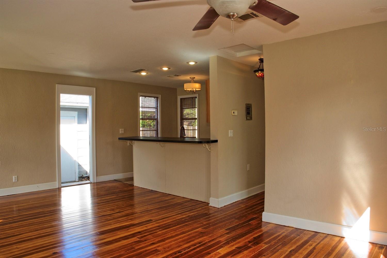 Image 4 of 24 For 1315 Marks Street