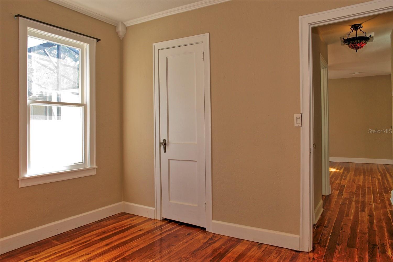 Image 8 of 24 For 1315 Marks Street