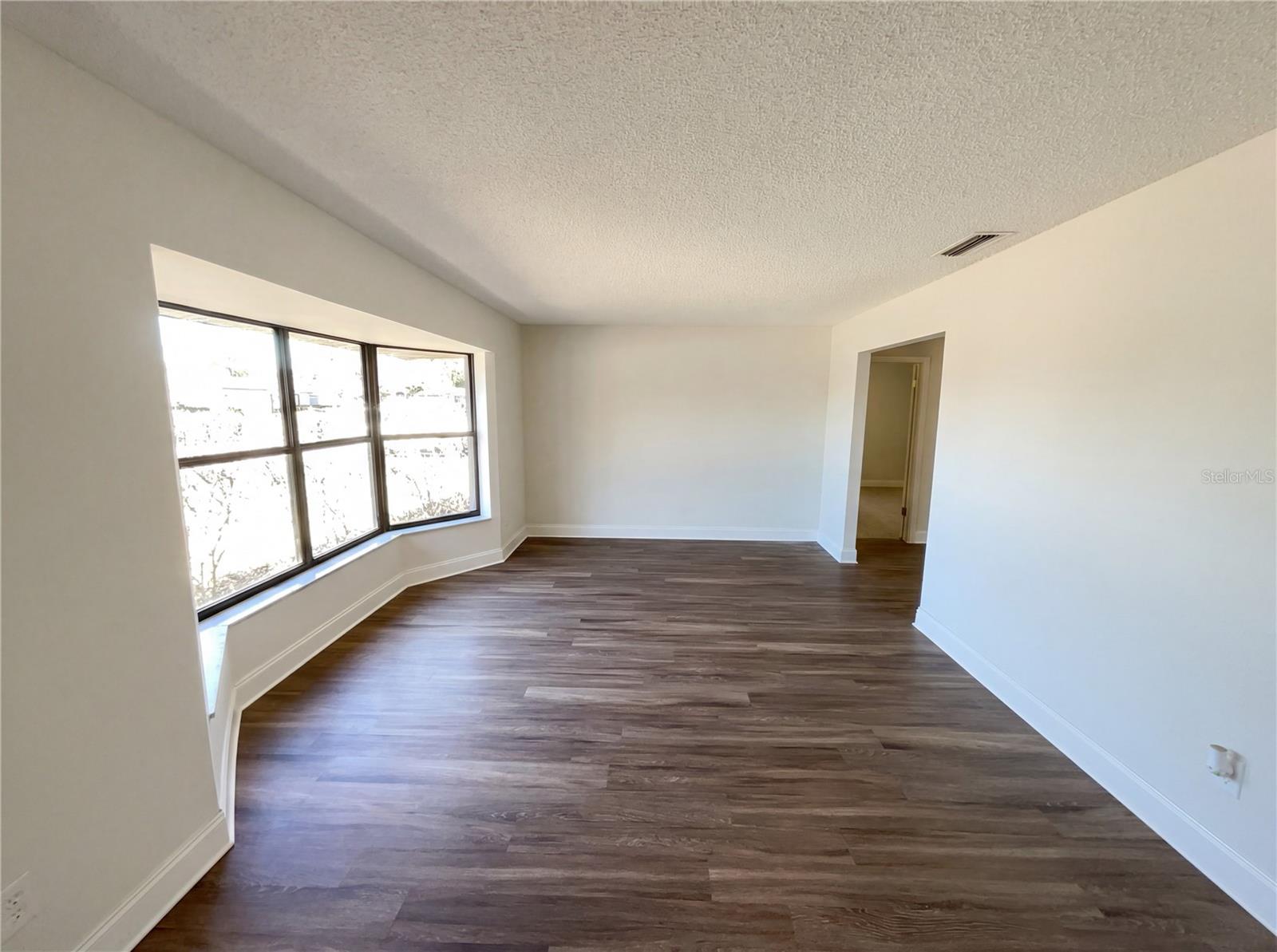 Image 10 of 30 For 2052 Leanne Court