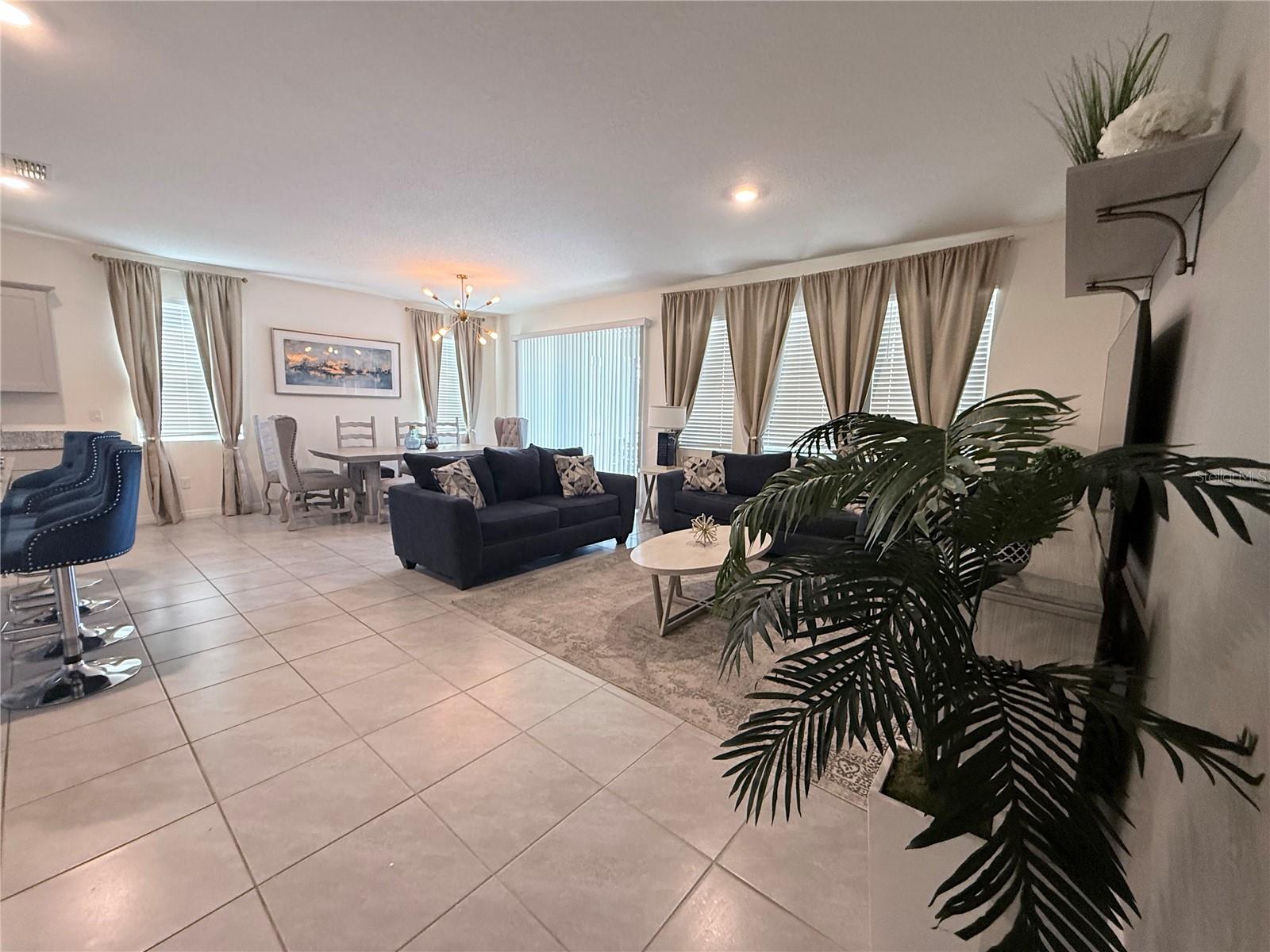 Image 14 of 67 For 7523 Oakmoss Loop