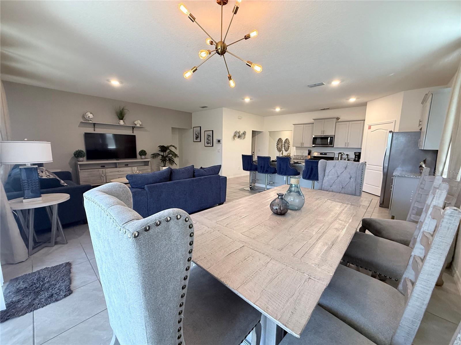 Image 20 of 67 For 7523 Oakmoss Loop