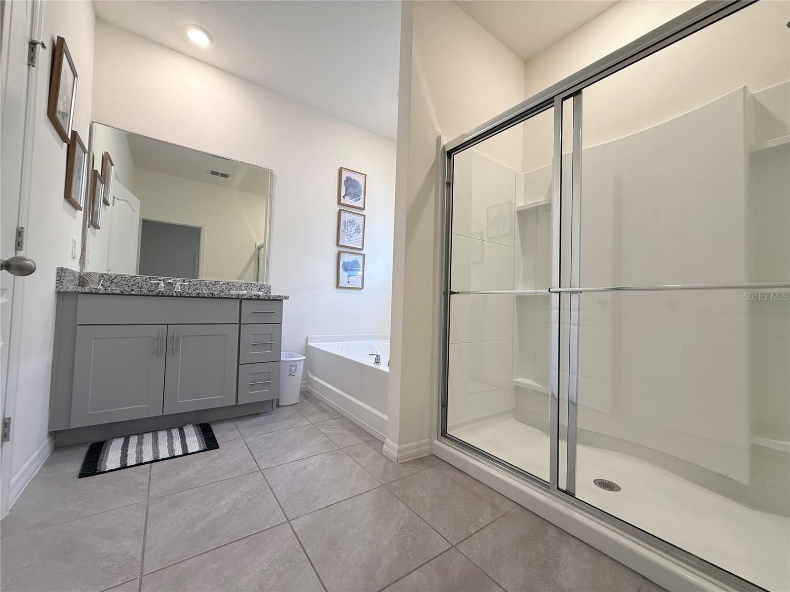 Image 29 of 67 For 7523 Oakmoss Loop