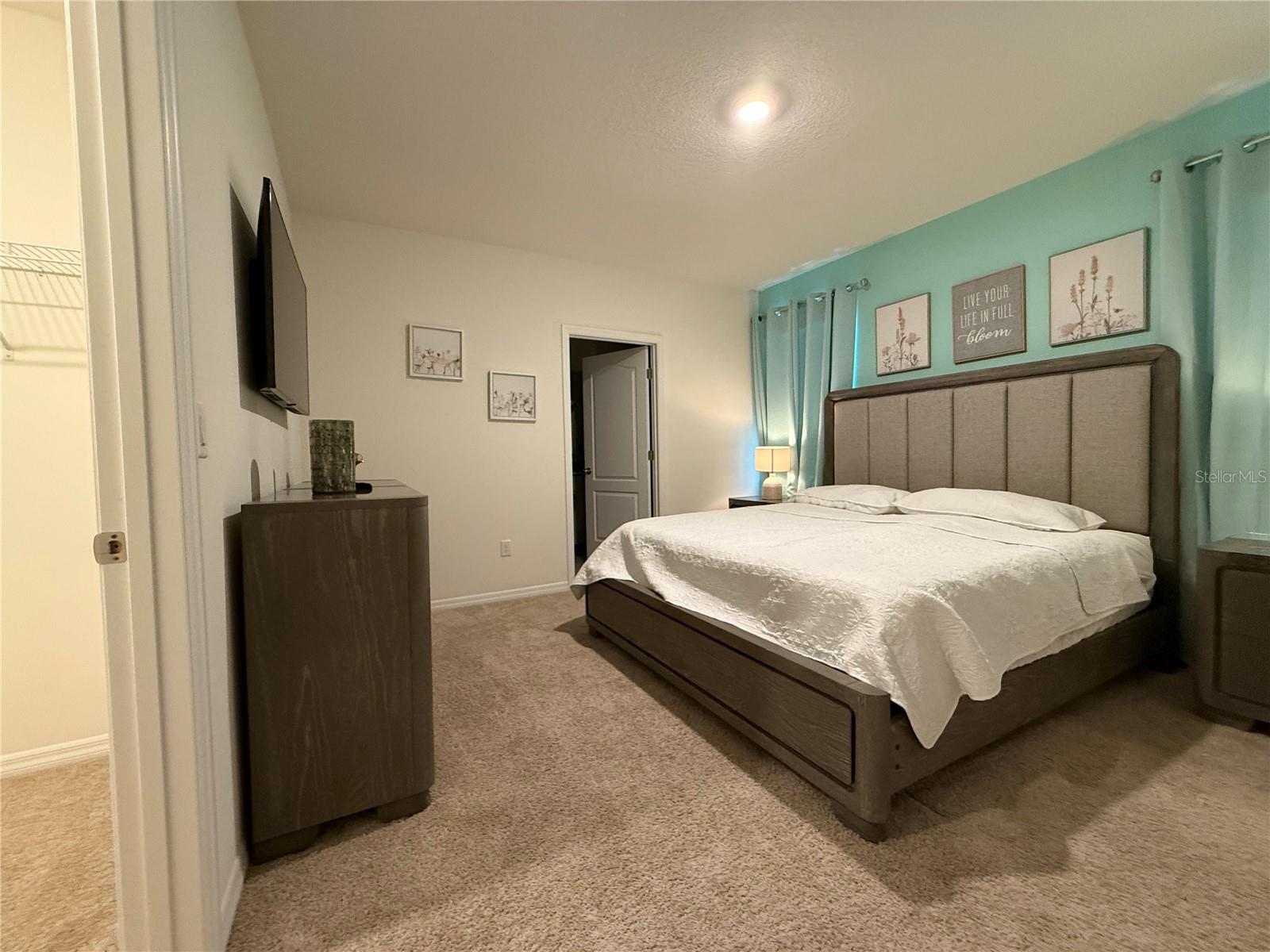 Image 35 of 67 For 7523 Oakmoss Loop