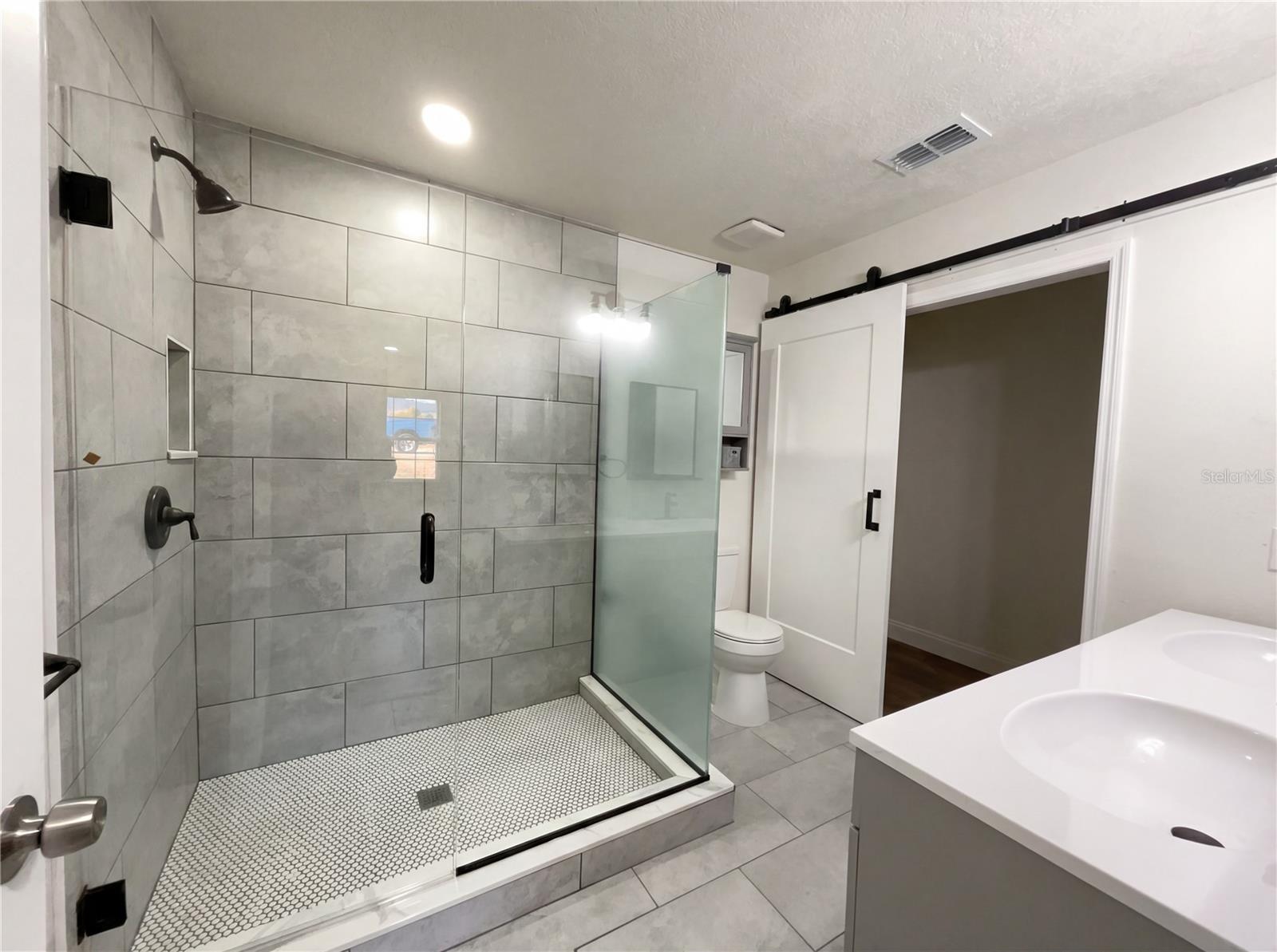 Image 10 of 21 For 546 Gifford Court