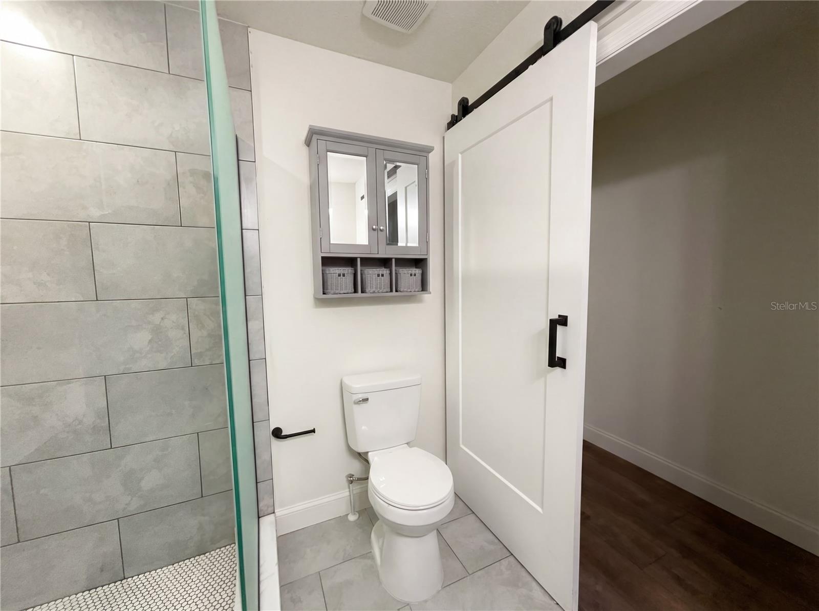 Image 11 of 21 For 546 Gifford Court