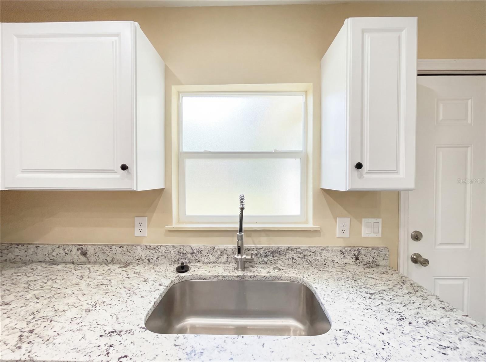 Image 14 of 21 For 546 Gifford Court